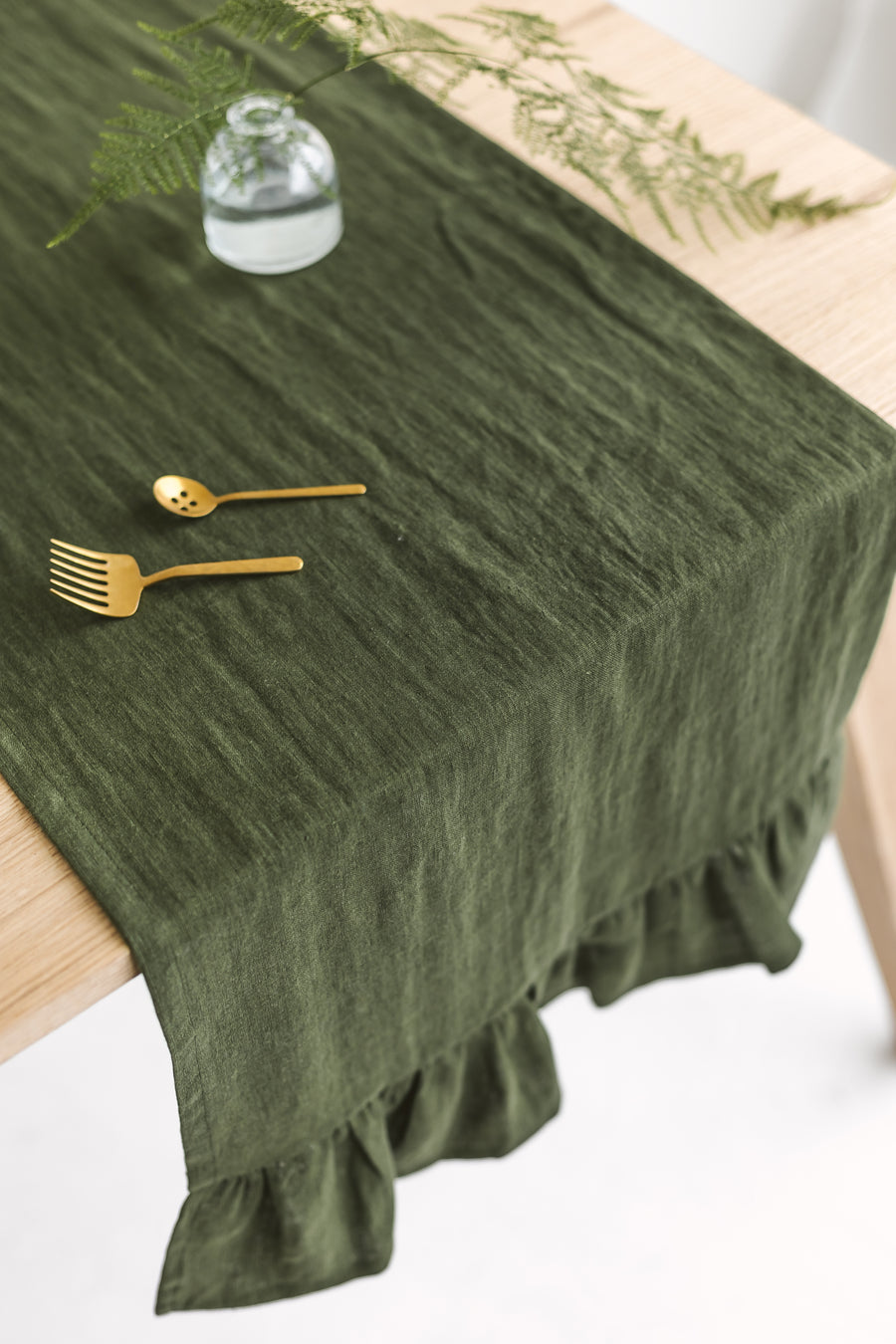 linen table runner